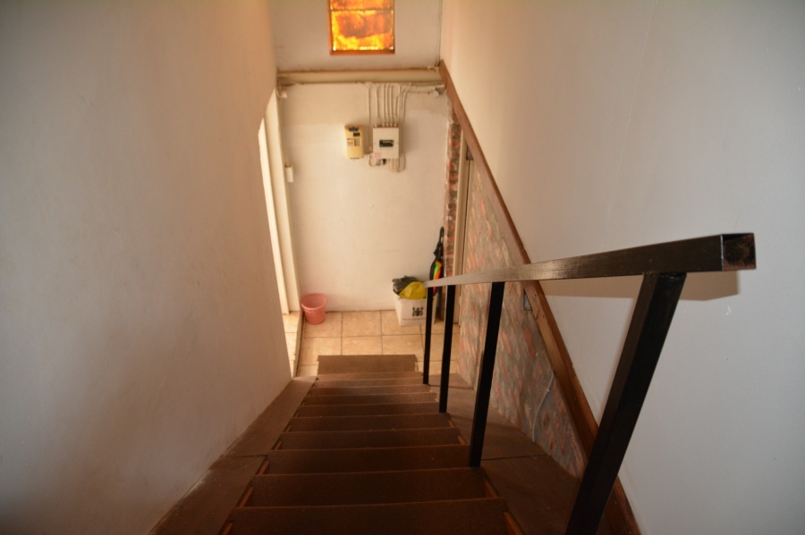 6 Bedroom Property for Sale in Klawer Western Cape